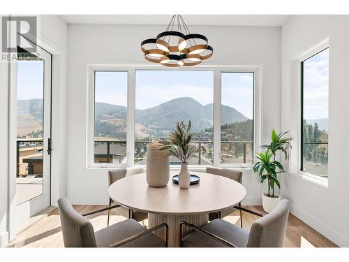 901 Melrose Street, Kelowna, BC - Indoor Photo Showing Dining Room