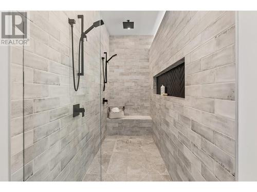 901 Melrose Street, Kelowna, BC - Indoor Photo Showing Bathroom