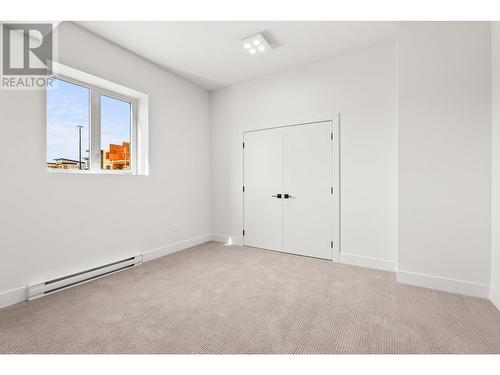 901 Melrose Street, Kelowna, BC - Indoor Photo Showing Other Room