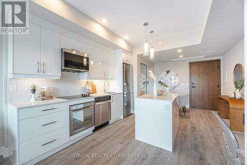 206 - 1316 Kingston Road, Toronto (Birchcliffe-Cliffside), ON - Indoor Photo Showing Kitchen With Upgraded Kitchen