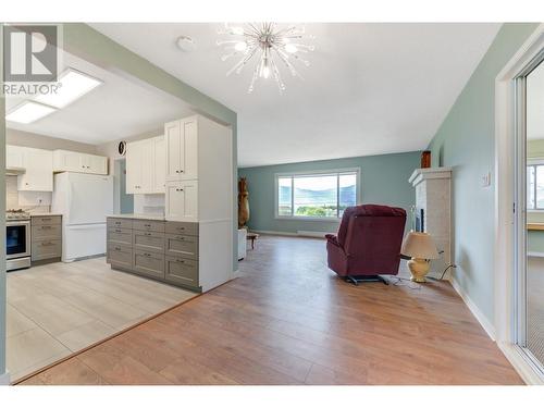 2472 Smid Road, West Kelowna, BC - Indoor