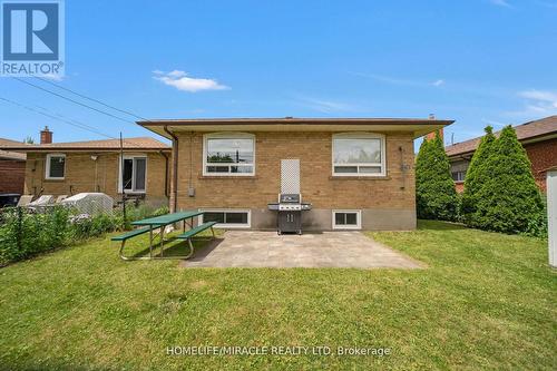 90 Deanvar Avenue, Toronto, ON 