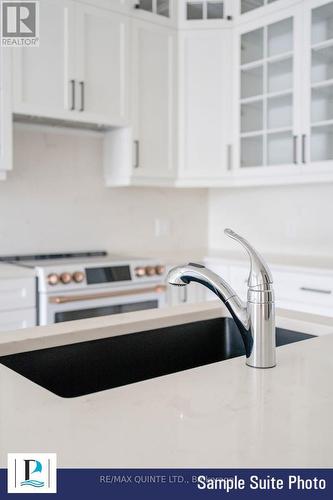 305 - 12 Clara Drive, Prince Edward County (Picton), ON - Indoor Photo Showing Kitchen