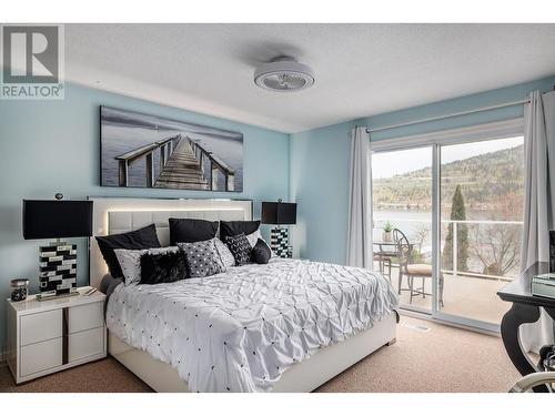 8291 Okanagan Landing Road, Vernon, BC - Indoor Photo Showing Bedroom