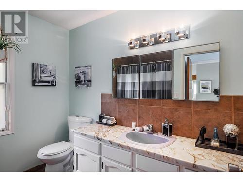 8291 Okanagan Landing Road, Vernon, BC - Indoor Photo Showing Bathroom