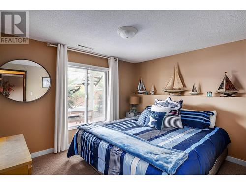 8291 Okanagan Landing Road, Vernon, BC - Indoor Photo Showing Bedroom