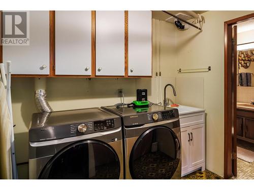 8291 Okanagan Landing Road, Vernon, BC - Indoor Photo Showing Laundry Room