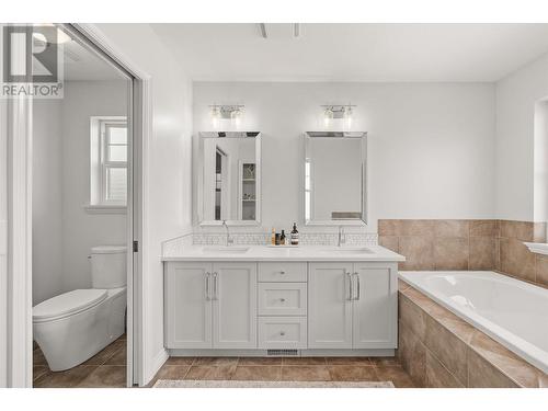 336 Mccarren Avenue, Kelowna, BC - Indoor Photo Showing Bathroom