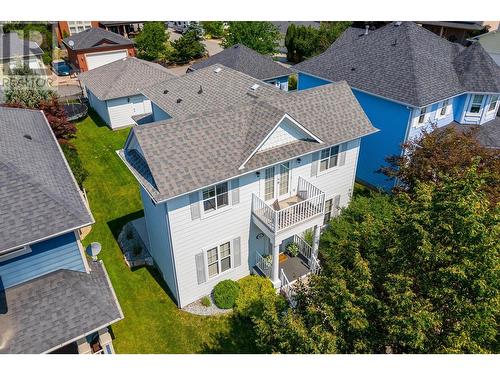 336 Mccarren Avenue, Kelowna, BC - Outdoor