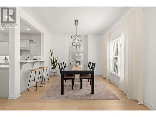 336 Mccarren Avenue, Kelowna, BC - Indoor Photo Showing Dining Room