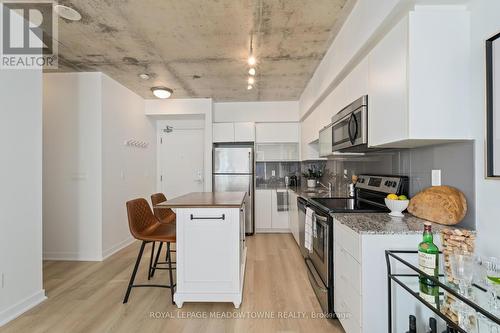 702 - 59 East Liberty Street, Toronto (Niagara), ON - Indoor Photo Showing Kitchen With Upgraded Kitchen