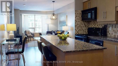 # 1821 - 20 Blue Jays Way, Toronto (Waterfront Communities), ON - Indoor Photo Showing Kitchen