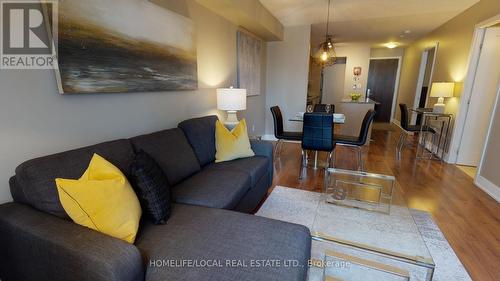 # 1821 - 20 Blue Jays Way, Toronto (Waterfront Communities), ON - Indoor Photo Showing Living Room