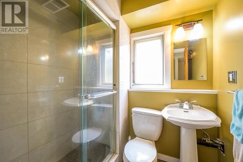 925 Serle Road, Kamloops, BC - Indoor Photo Showing Bathroom