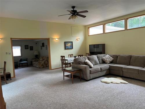 121 South Ditch Lake Co-Op Road, Ditch Lake, MB - Indoor Photo Showing Living Room