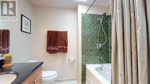 519 31St  S Avenue, Cranbrook, BC - Indoor Photo Showing Bathroom