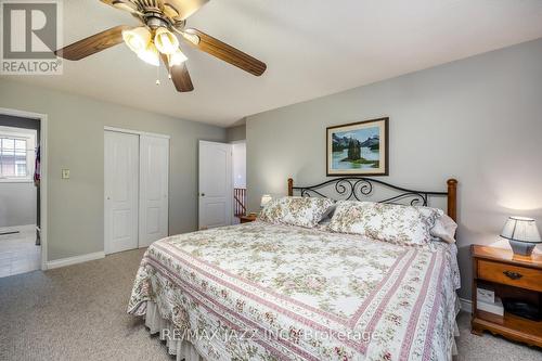 9 - 110 Mary Street W, Whitby (Downtown Whitby), ON - Indoor Photo Showing Bedroom