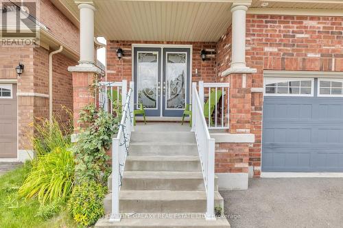 2560 Standardbred Drive E, Oshawa, ON - Outdoor