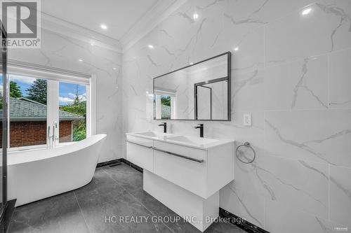 37 Geraldton Crescent, Toronto, ON - Indoor Photo Showing Bathroom