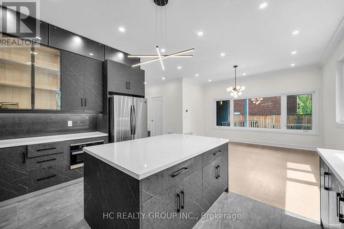 37 Geraldton Crescent, Toronto, ON - Indoor Photo Showing Kitchen With Upgraded Kitchen