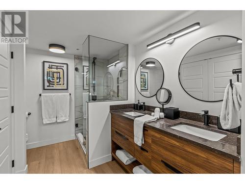 1088 Sunset Drive Unit# 108, Kelowna, BC - Indoor Photo Showing Bathroom