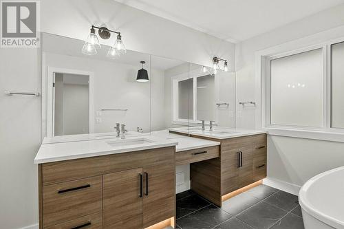 4255 Russo Street, Kelowna, BC - Indoor Photo Showing Bathroom