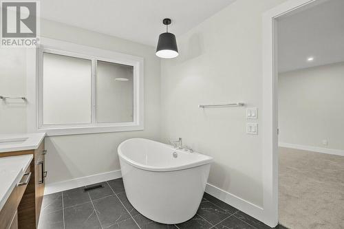 4255 Russo Street, Kelowna, BC - Indoor Photo Showing Bathroom