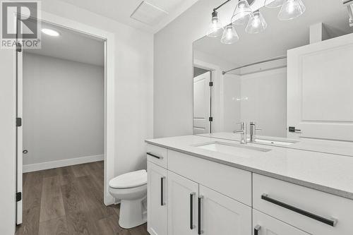 4255 Russo Street, Kelowna, BC - Indoor Photo Showing Bathroom