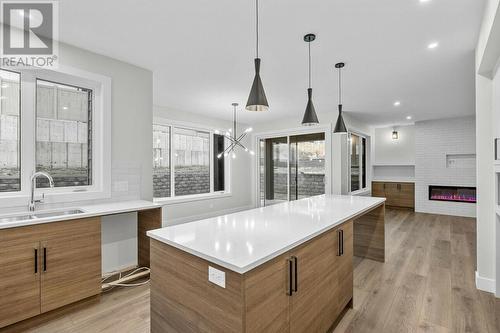 4255 Russo Street, Kelowna, BC - Indoor Photo Showing Kitchen With Upgraded Kitchen