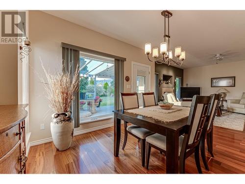 2642 Golf View Place, Blind Bay, BC - Indoor Photo Showing Dining Room