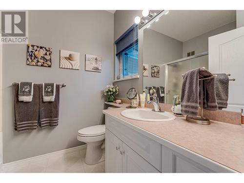 2642 Golf View Place, Blind Bay, BC - Indoor Photo Showing Bathroom