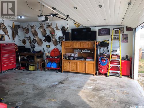 909 Prince Street, Hudson Bay, SK - Indoor Photo Showing Garage