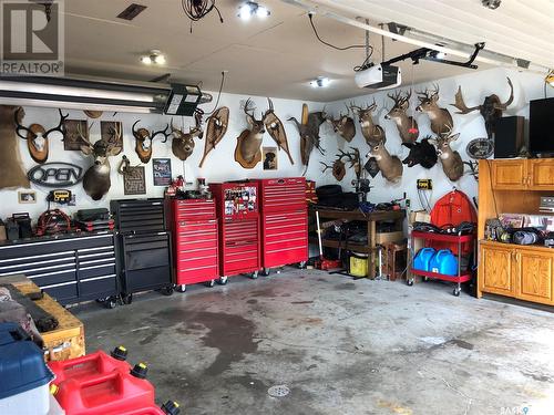 909 Prince Street, Hudson Bay, SK - Indoor Photo Showing Garage