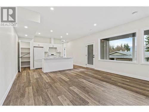 2991 27 Street Ne, Salmon Arm, BC - Indoor Photo Showing Other Room