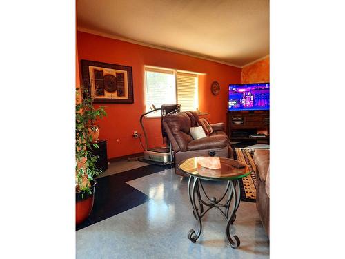 405 Elkhorn Street, Greenwood, BC - Indoor Photo Showing Living Room