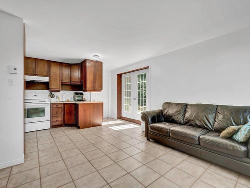 Living room - 941  - 943 Rue Du Joli-Bourg, Saint-Jérôme, QC - Indoor Photo Showing Kitchen