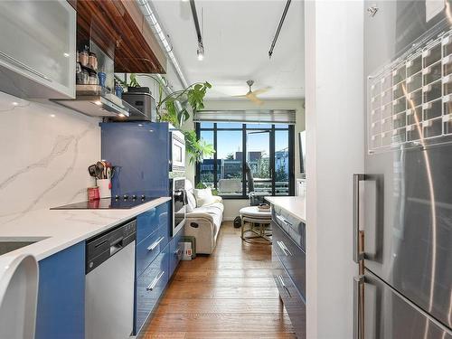 434-1029 View St, Victoria, BC - Indoor Photo Showing Kitchen