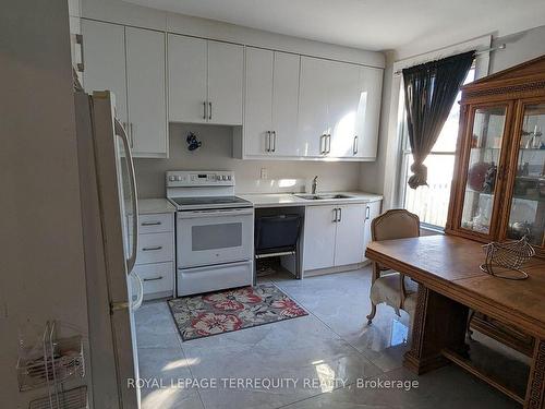 24 Cheever St, Hamilton, ON - Indoor Photo Showing Kitchen With Double Sink