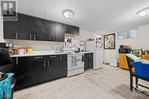 137 Elm Street, Ottawa, ON - Indoor Photo Showing Kitchen