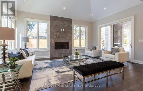 233 Indian Valley Trail, Mississauga (Mineola), ON - Indoor Photo Showing Living Room With Fireplace