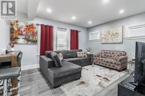 5057 -5063 Bridge Street, Niagara Falls, ON - Indoor Photo Showing Living Room