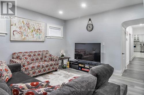 5057 -5063 Bridge Street, Niagara Falls, ON - Indoor Photo Showing Living Room