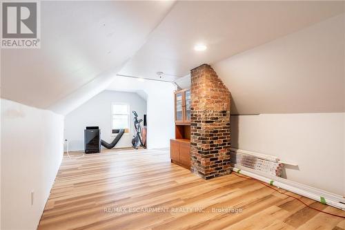 144 Dufferin Street E, St. Catharines, ON - Indoor Photo Showing Other Room