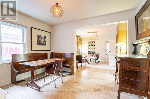 144 Dufferin Street E, St. Catharines, ON - Indoor Photo Showing Dining Room