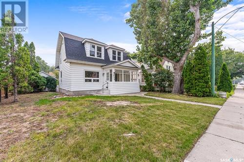 329 Hochelaga Street W, Moose Jaw, SK - Outdoor