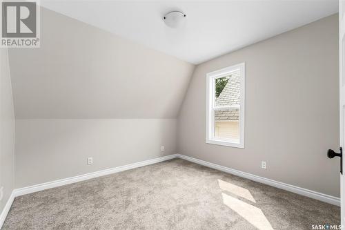 329 Hochelaga Street W, Moose Jaw, SK - Indoor Photo Showing Other Room