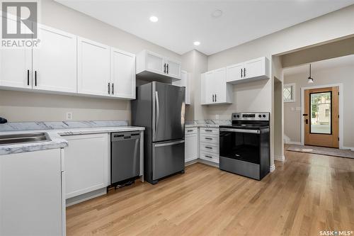 329 Hochelaga Street W, Moose Jaw, SK - Indoor Photo Showing Kitchen With Stainless Steel Kitchen