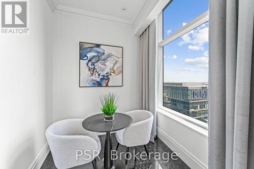 4804 - 311 Bay Street, Toronto (Bay Street Corridor), ON - Indoor Photo Showing Dining Room