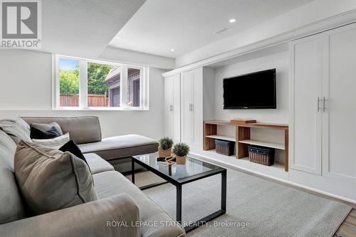 165 Hillcrest Avenue, Hamilton (Greensville), ON - Indoor Photo Showing Living Room