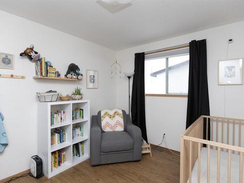 110 Empress Avenue S, Thunder Bay, ON - Indoor Photo Showing Other Room